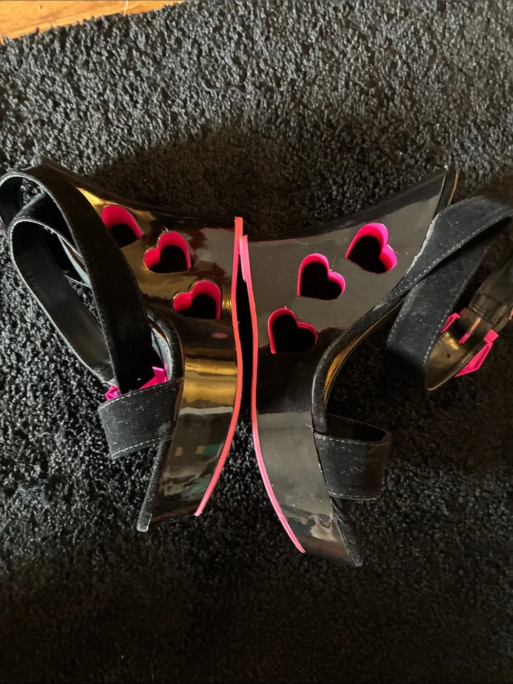 Shiekh Black & Hot Pink Cutout Heart Patent Wedge Sandals Wrap Strap - Womens 10